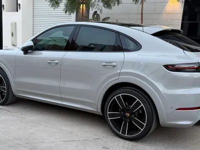 2023 Porsche Cayenne Platinum edition