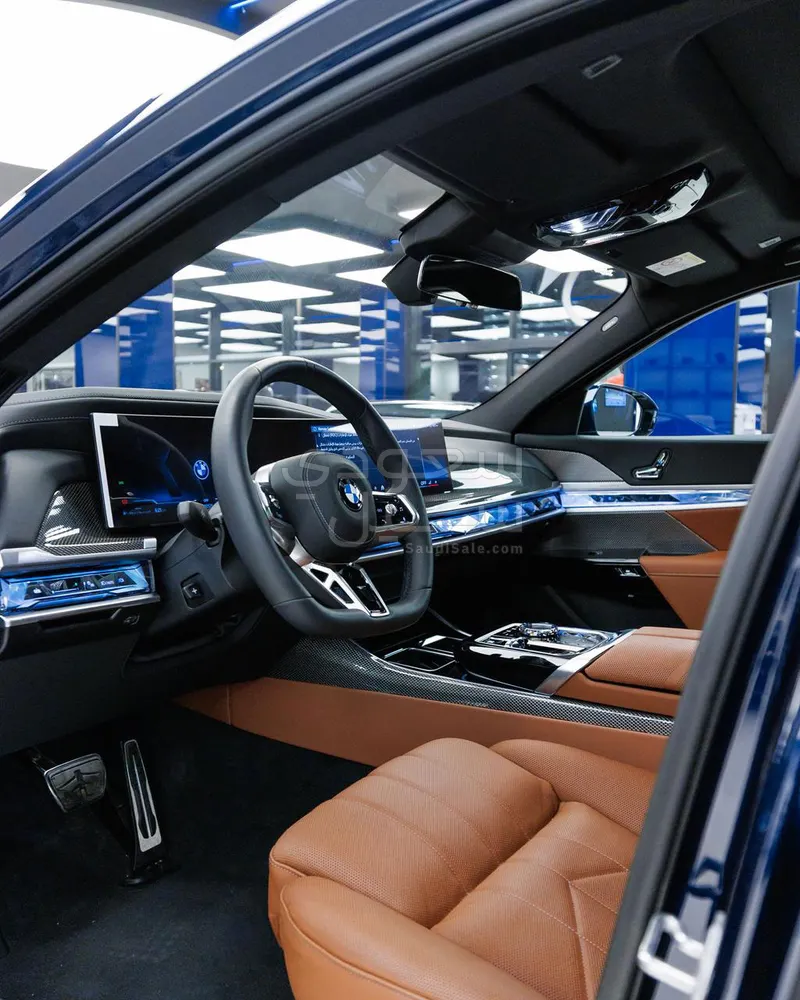 2026 بي ام دبليو الفئة السابعة 735أي