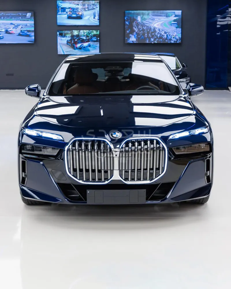 2026 بي ام دبليو الفئة السابعة 735أي