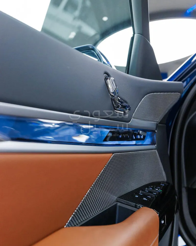 2026 بي ام دبليو الفئة السابعة 735أي