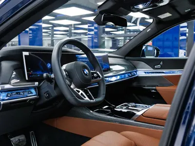 2026 بي ام دبليو الفئة السابعة 735أي