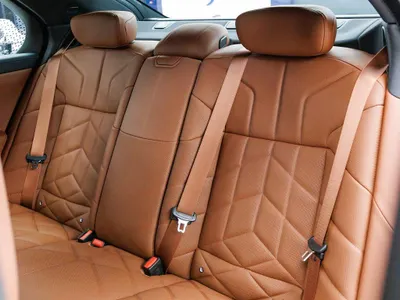 2026 بي ام دبليو الفئة السابعة 735أي