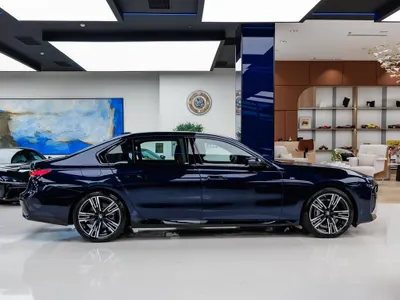 2026 بي ام دبليو الفئة السابعة 735أي