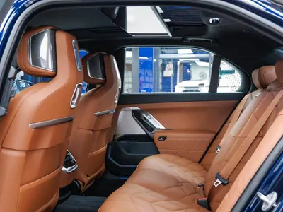 2026 بي ام دبليو الفئة السابعة 735أي