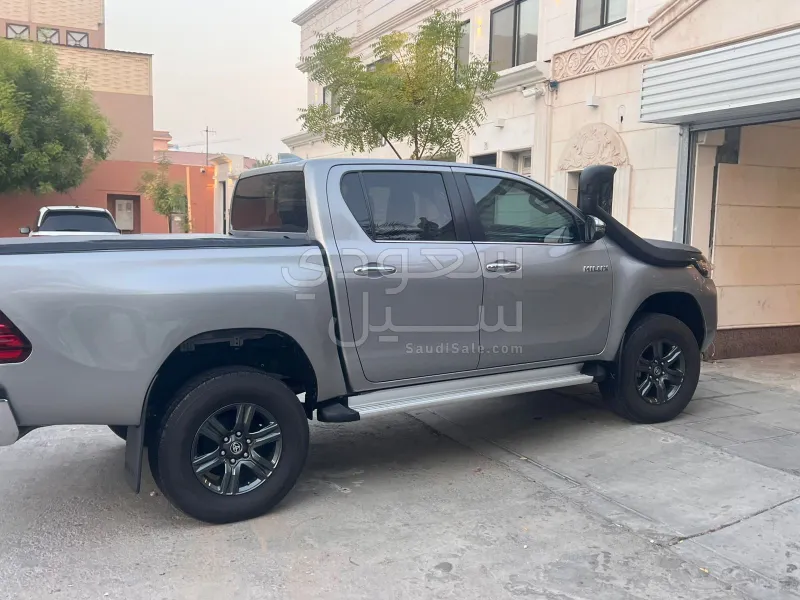 2021 تويوتا هاي لوكس تي ار دي