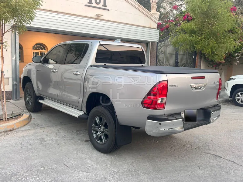 2021 تويوتا هاي لوكس تي ار دي