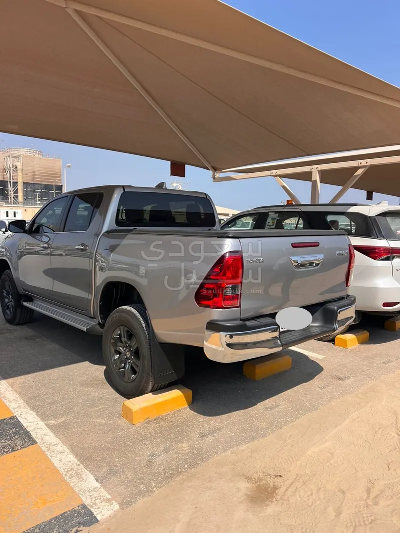 2021 تويوتا هاي لوكس تي ار دي