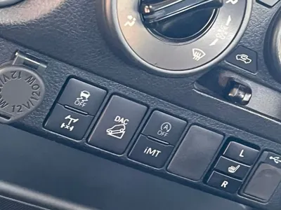 2021 تويوتا هاي لوكس تي ار دي