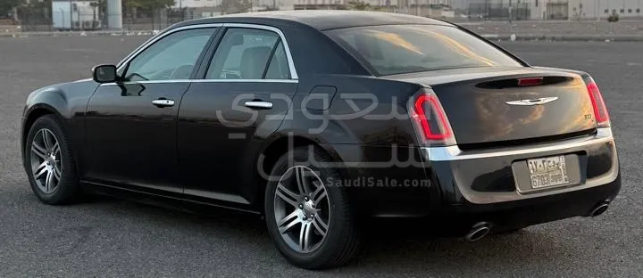 2012 كرايسلر 300 هيمى