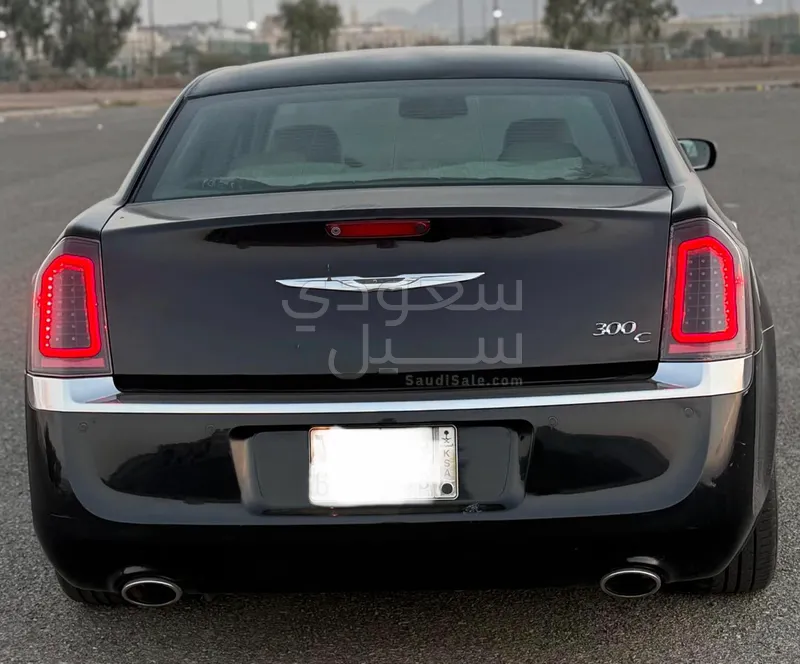 2012 كرايسلر 300 هيمى