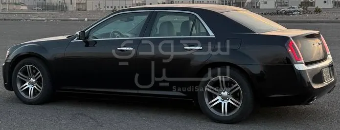 2012 كرايسلر 300 هيمى