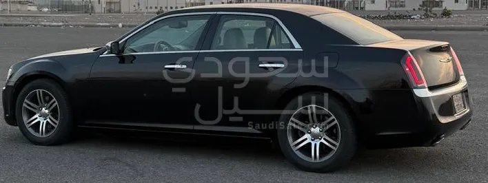 2012 كرايسلر 300 هيمى