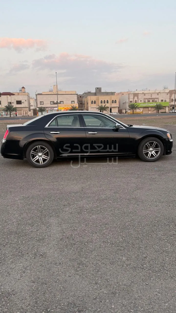 2012 كرايسلر 300 هيمى