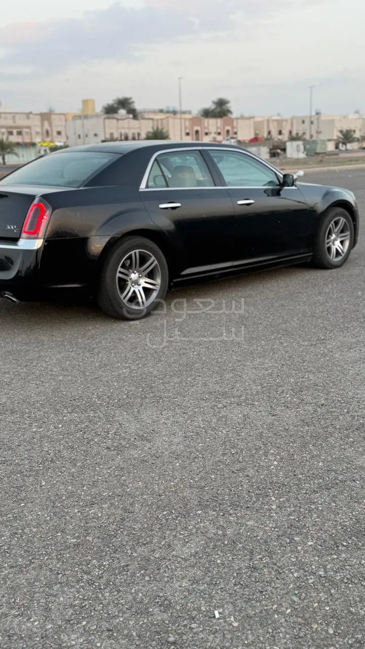 2012 كرايسلر 300 هيمى