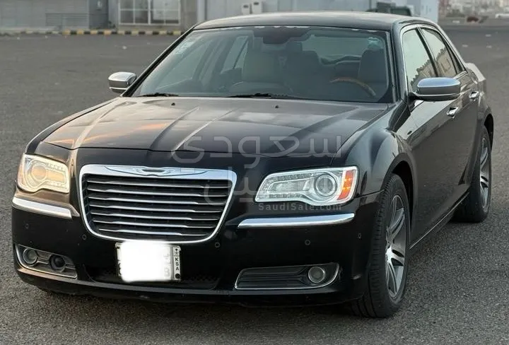 2012 كرايسلر 300 هيمى