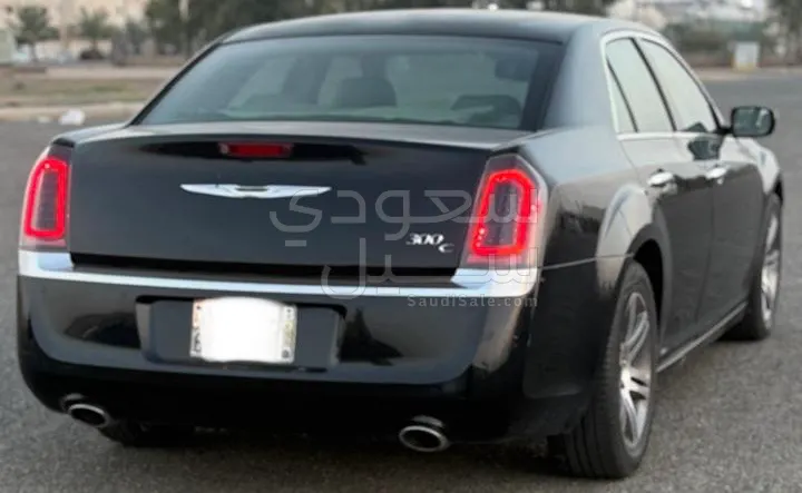 2012 كرايسلر 300 هيمى