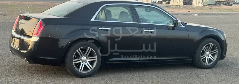 2012 كرايسلر 300 هيمى