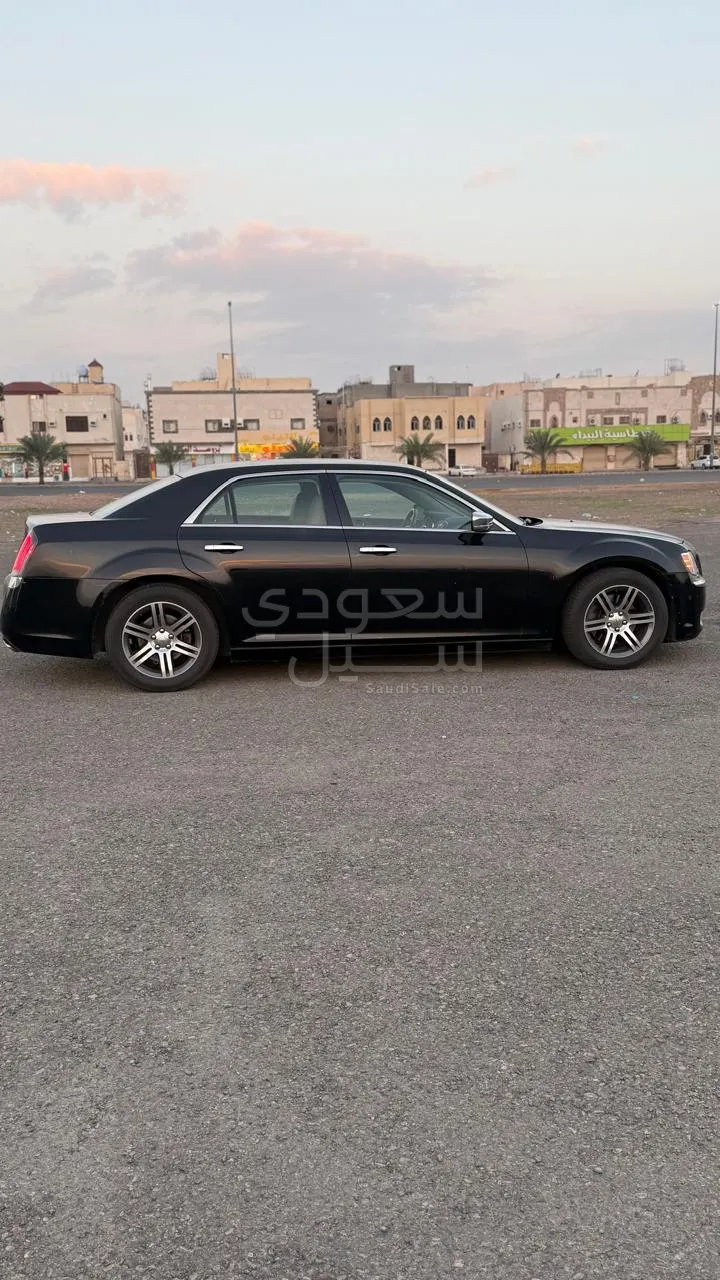 2012 كرايسلر 300 هيمى