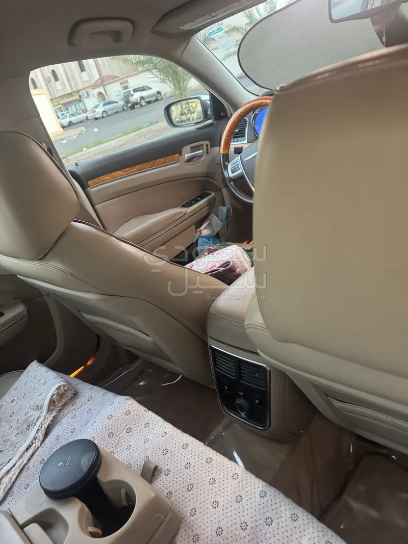 2012 كرايسلر 300 هيمى