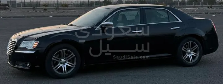 2012 كرايسلر 300 هيمى