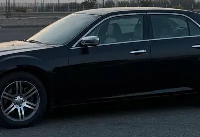 2012 كرايسلر 300 هيمى