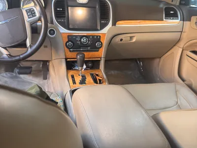 2012 كرايسلر 300 هيمى