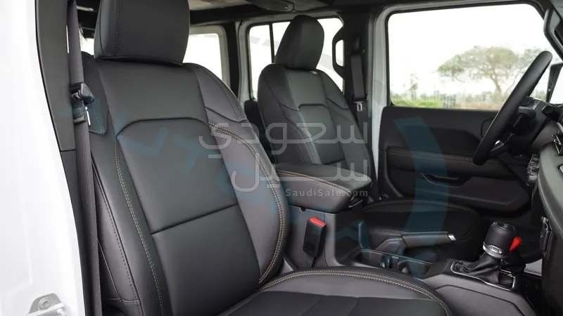 2025 جييب رانجلر صحارى