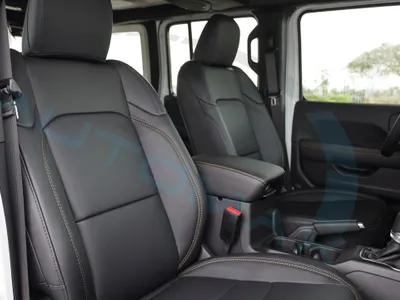 2025 جييب رانجلر صحارى