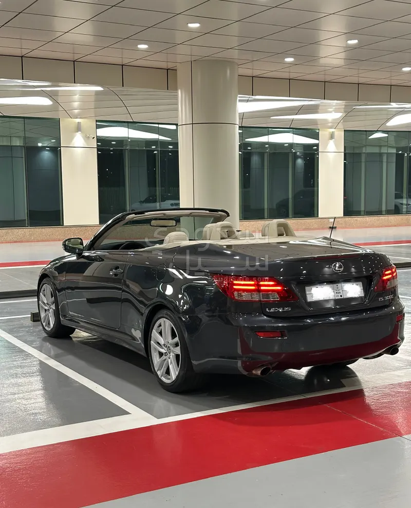 2010 لكزس آي إس 300 سي