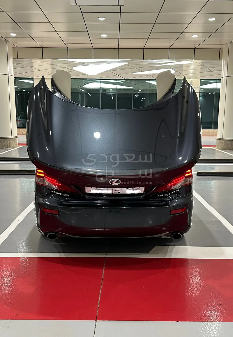 2010 لكزس آي إس 300 سي