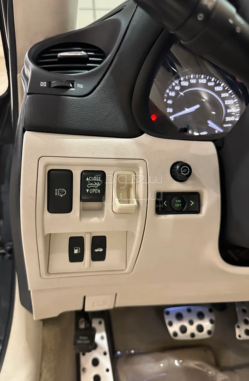 2010 لكزس آي إس 300 سي