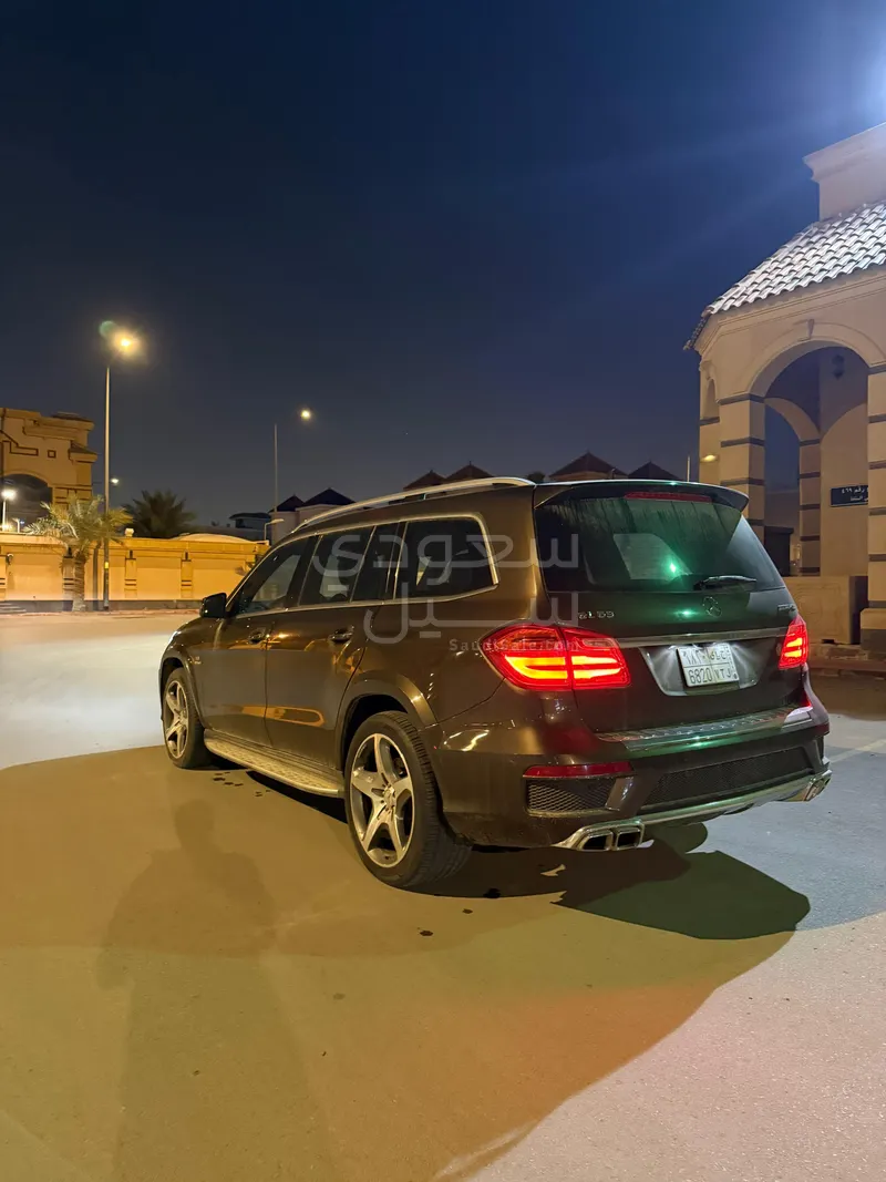 2013 مرسيدس - بنز جي إل 63 أي إم جي