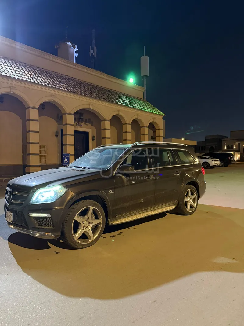 2013 مرسيدس - بنز جي إل 63 أي إم جي