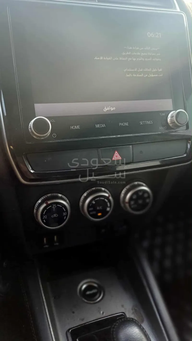 2021 متسوبيشي اي اس اكس