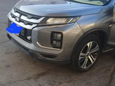 2021 متسوبيشي اي اس اكس