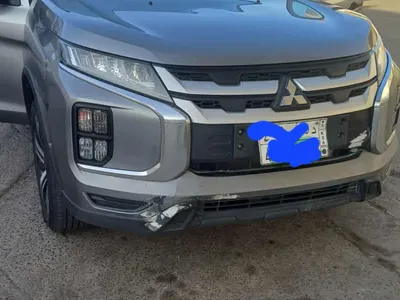 2021 متسوبيشي اي اس اكس