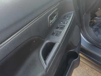 2021 متسوبيشي اي اس اكس