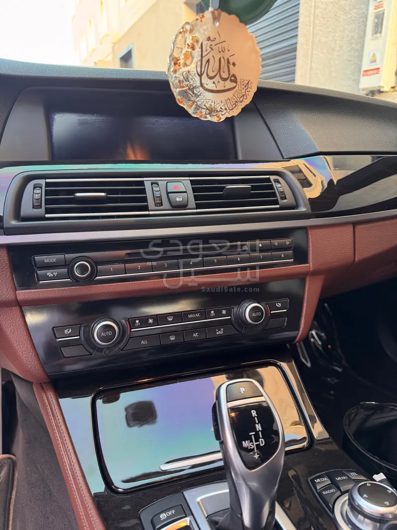 2013 بي ام دبليو الفئة الخامسة 530 أي