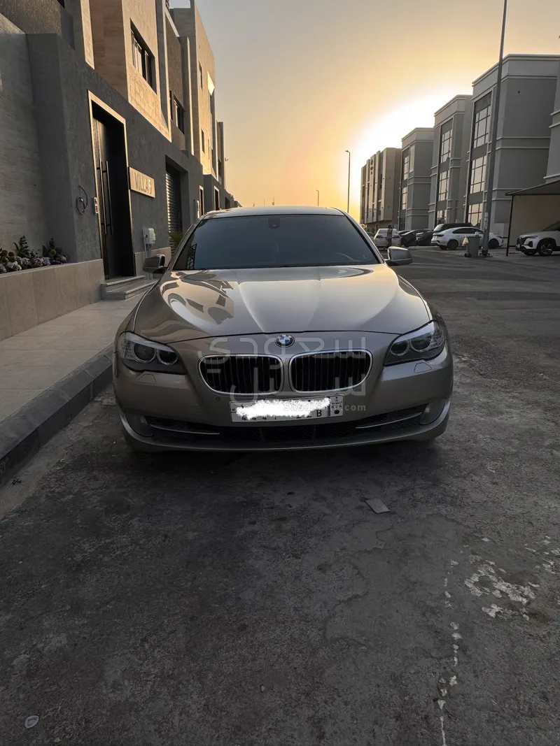 2013 بي ام دبليو الفئة الخامسة 530 أي