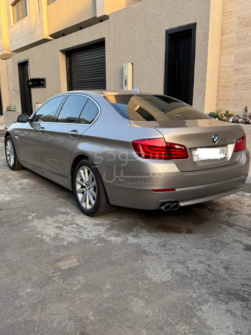 2013 بي ام دبليو الفئة الخامسة 530 أي