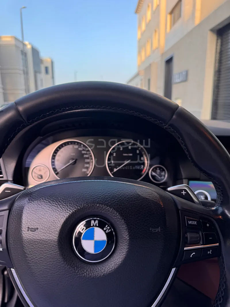 2013 بي ام دبليو الفئة الخامسة 530 أي