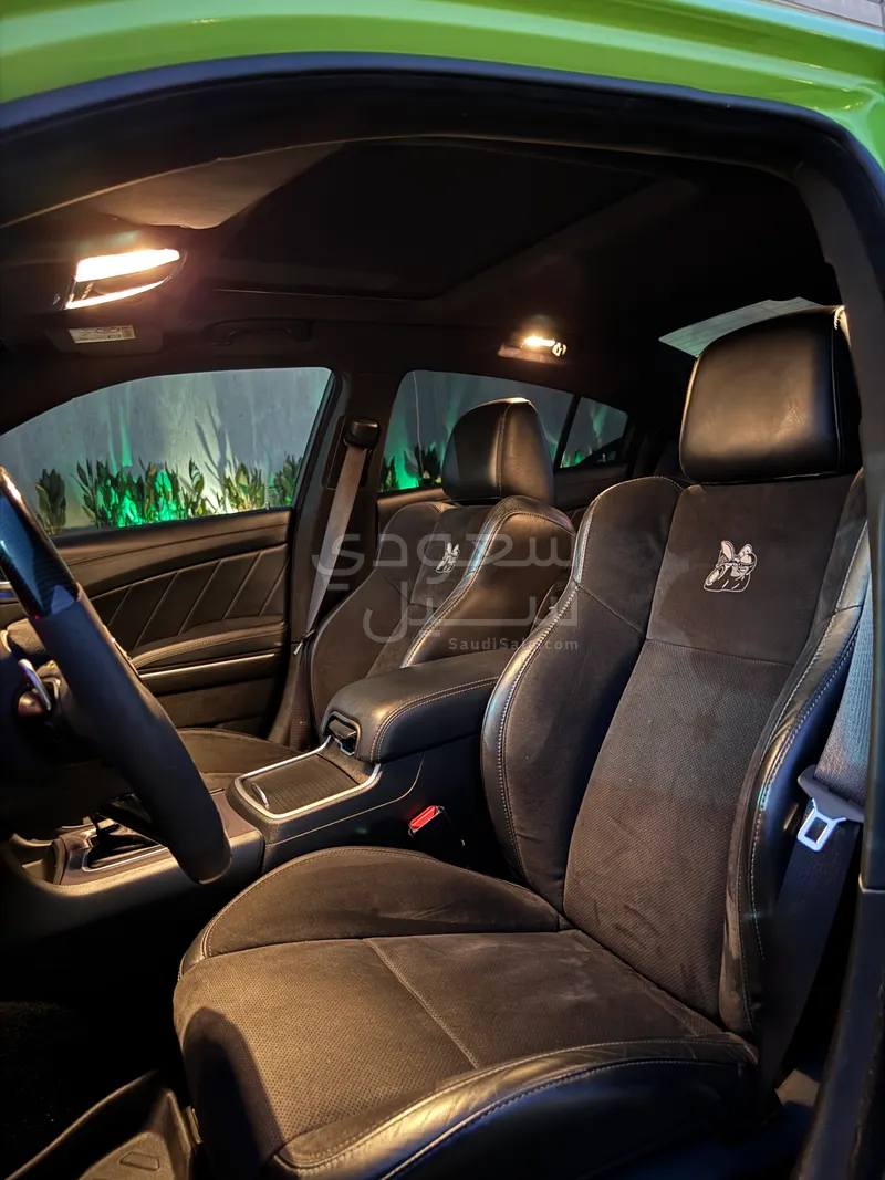 2023 دودج تشارجر اٍس ار تي 392 سكات باك