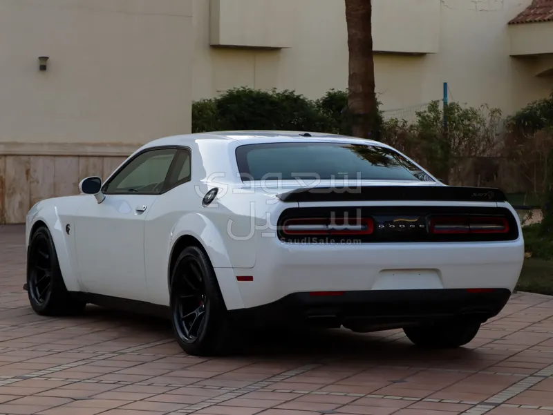 2022 دودج تشالنجر هيلكات رد اي