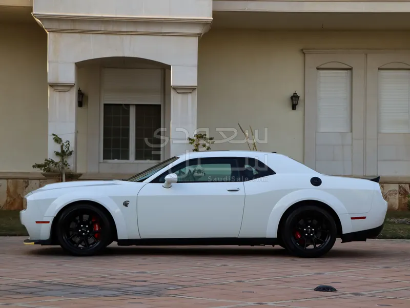 2022 دودج تشالنجر هيلكات رد اي