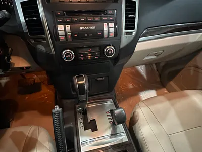 2015 متسوبيشي باجيرو