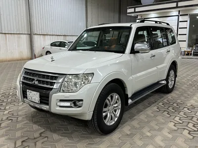 2015 متسوبيشي باجيرو