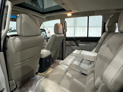 2015 متسوبيشي باجيرو