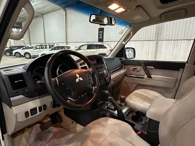 2015 متسوبيشي باجيرو