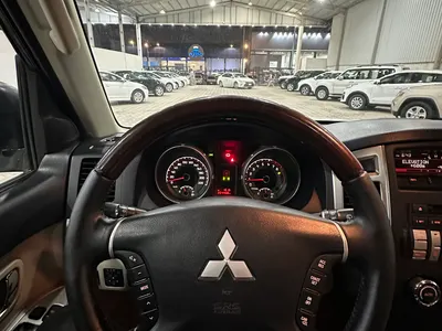 2015 متسوبيشي باجيرو