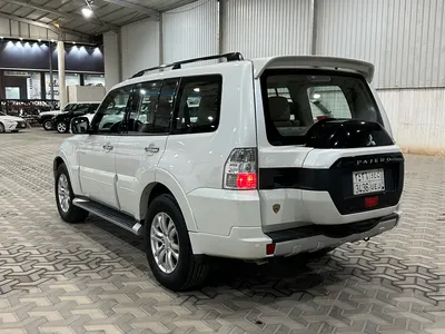 2015 متسوبيشي باجيرو